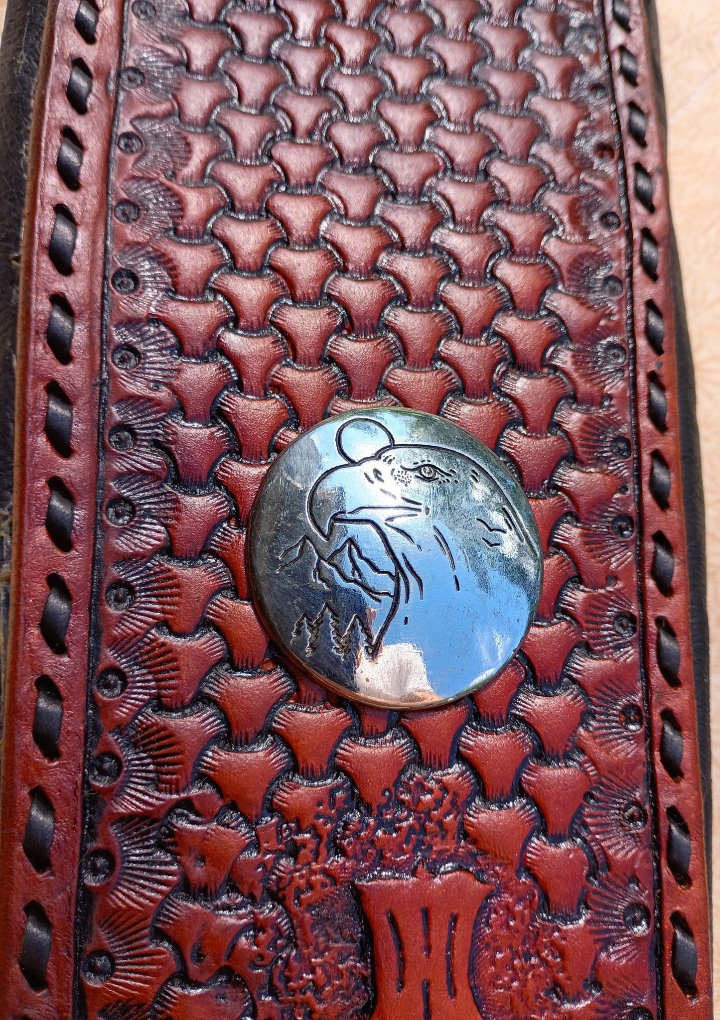 The Ultimate, padded, any width, any length and engraved leather guitar / bass strap.