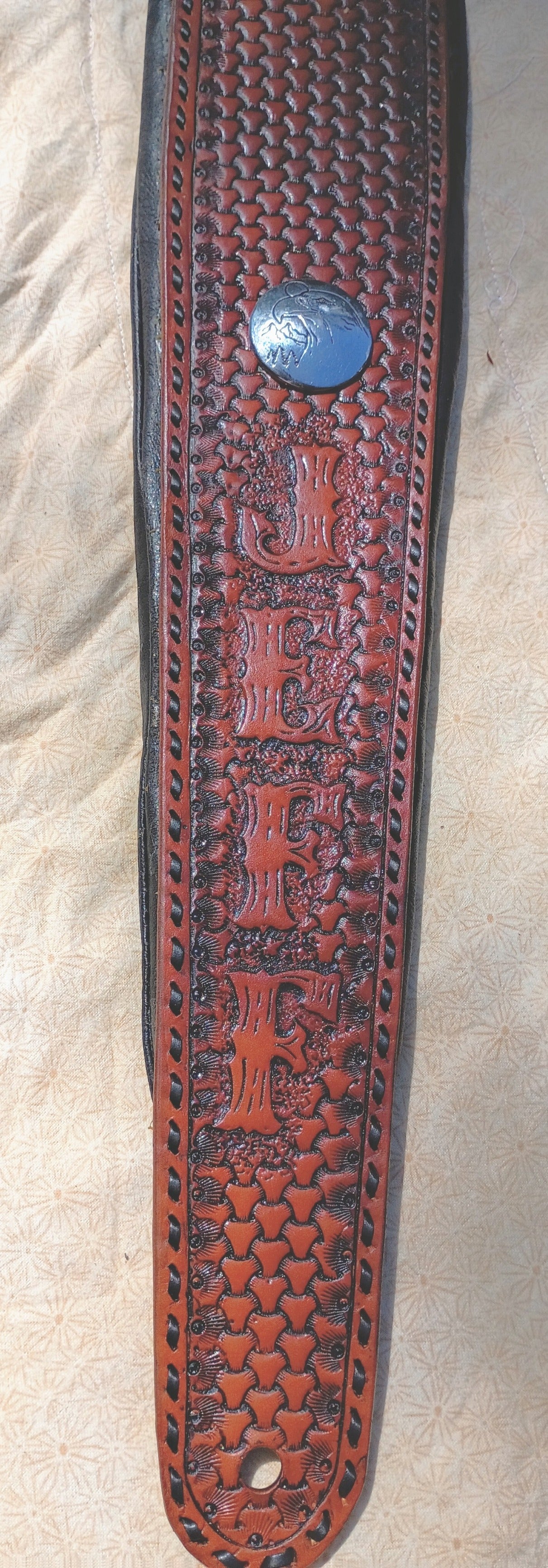 The Ultimate, padded, any width, any length and engraved leather guitar / bass strap.